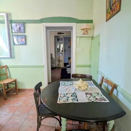 Petite Maison De Charme Au Coeur De Ceps, Prázdninový dům *