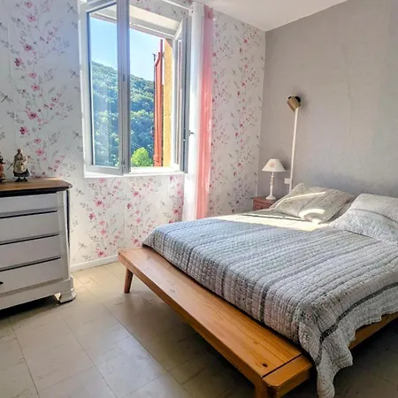 Petite Maison De Charme Au Coeur De Ceps, Prázdninový dům